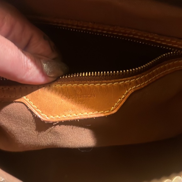 Louis Vuitton bag - Picture 9 of 11